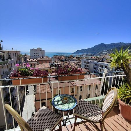 Oasi Al Centro Con Parcheggio Salerno Exterior foto